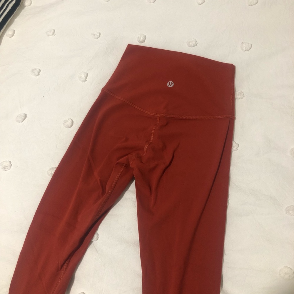 Lululemon 7/8 length cayenne colored aligns